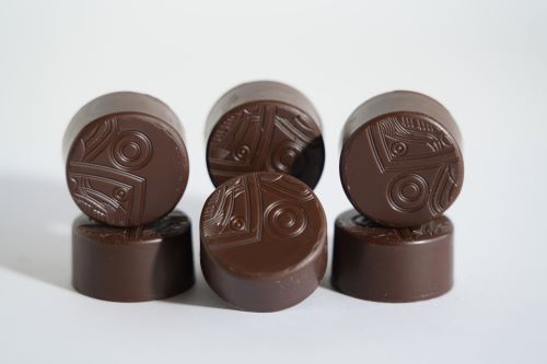 Bag of 6 peanut pralines coated with 70% original chocolate